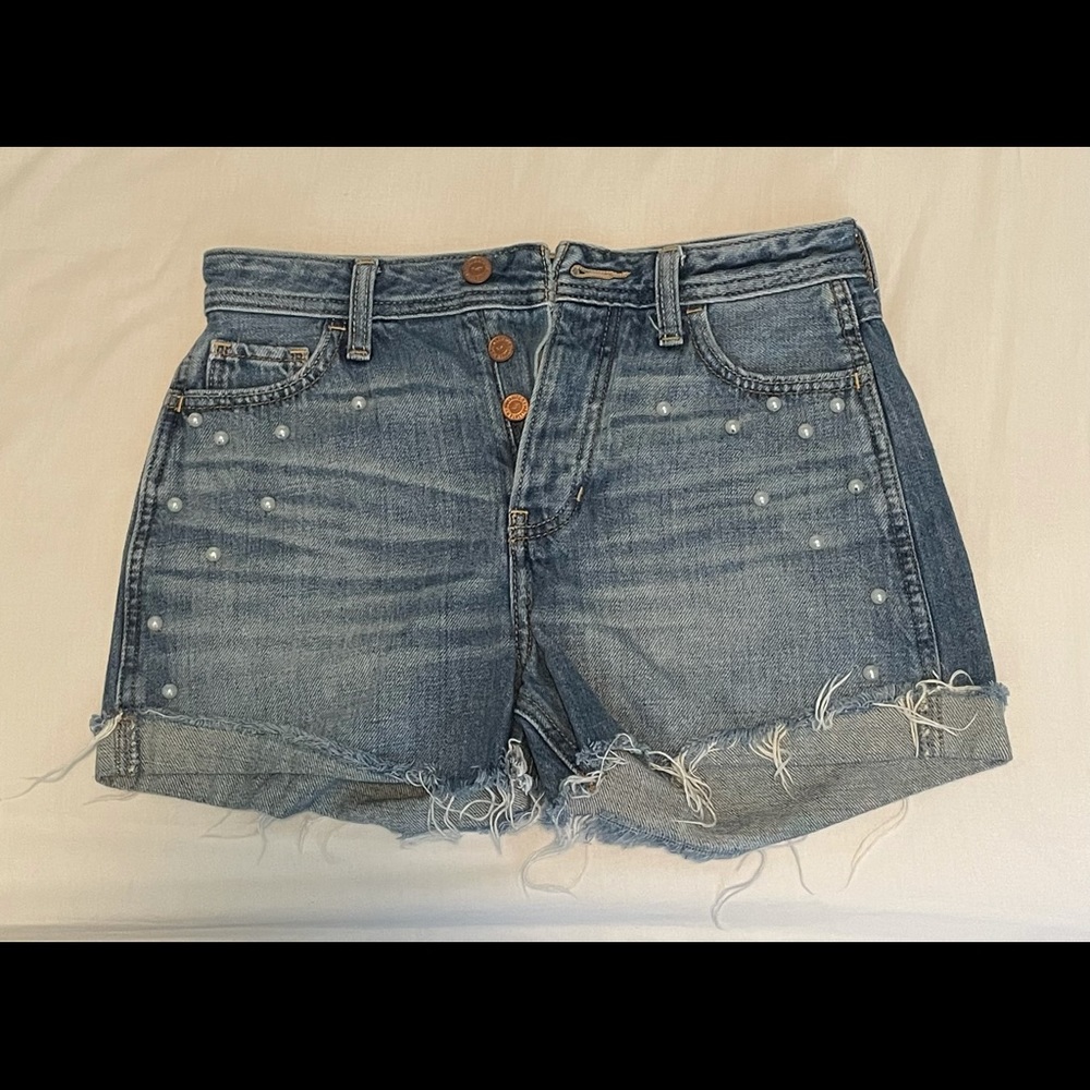 HIGH-RISE PEARL JEAN SHORTS
